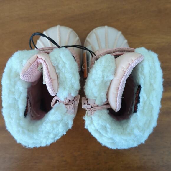 Cat & Jack Toddler Girls' 5 Journey Pink Faux Fur Thermolite Winter  Boots  NEW - Picture 6 of 7